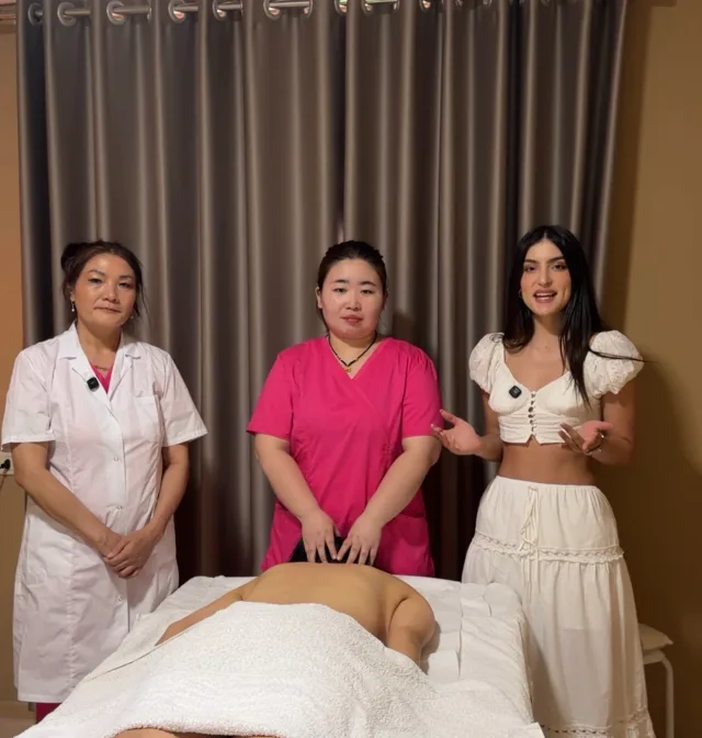 Ekipi i një biznesi wellness gjatë një prezantimi me DIGIPOSH